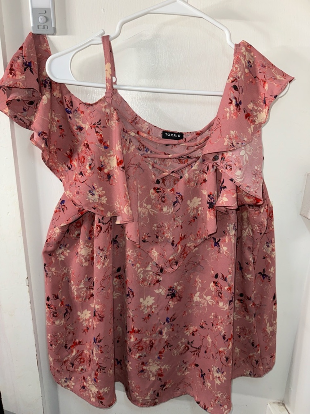 torrid dusty rose floral ruffle cold-shoulder blouse